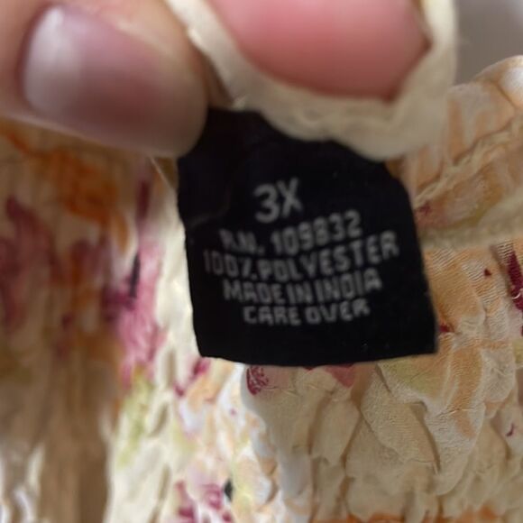 Floral blouse  - Picture 9 of 9